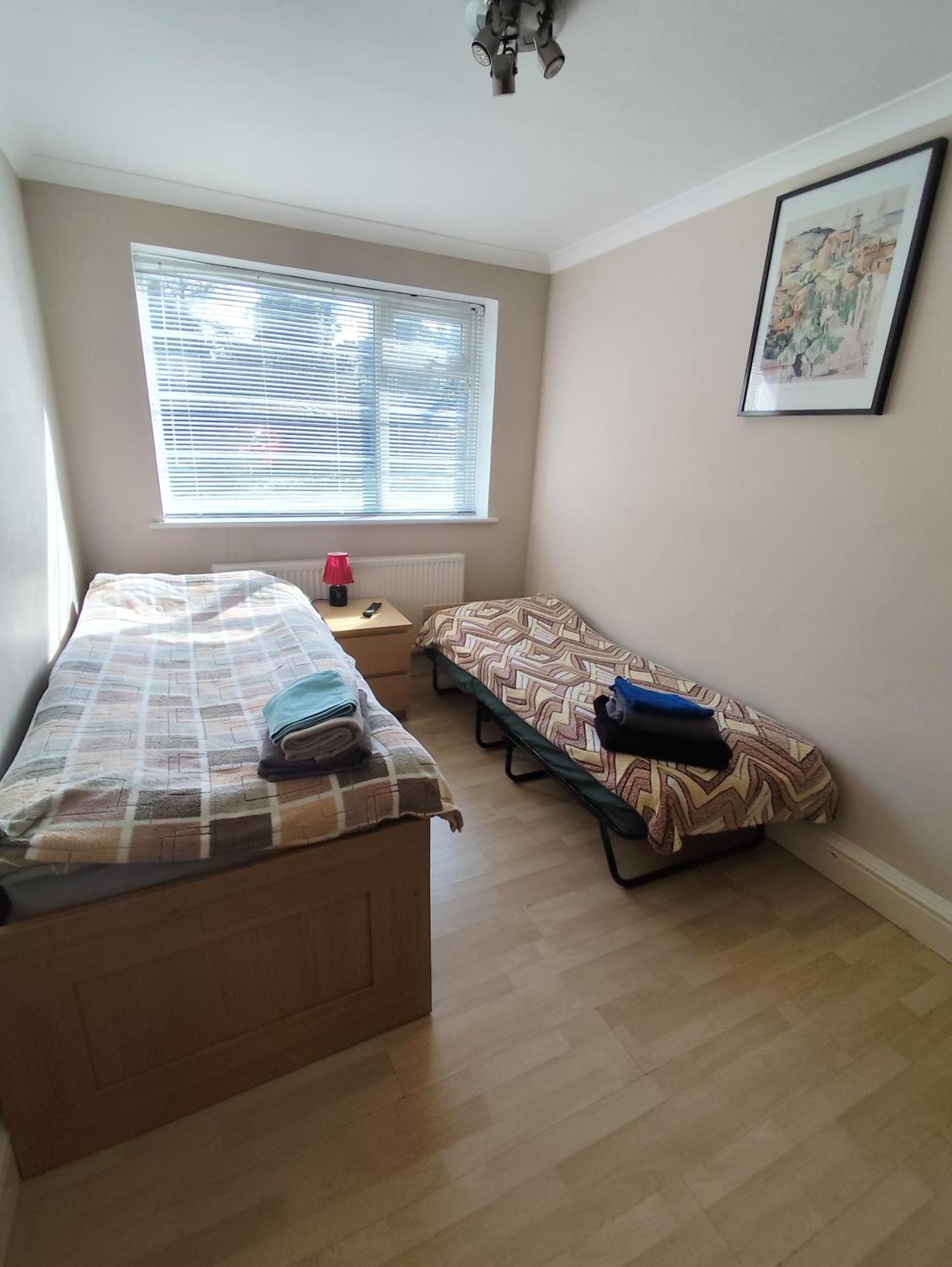 2 Bed Flat Near Station With Parking&Comgarden Daire Sutton  Dış mekan fotoğraf